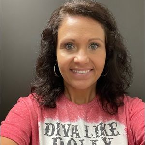 Meet your Posher, Holly